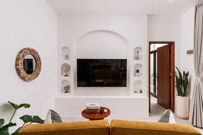 Arched Media Alcove & Driftwood Mirror